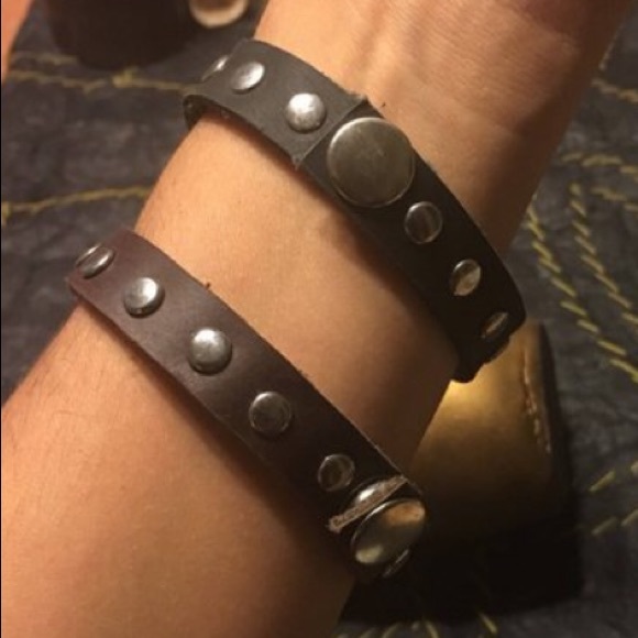 📿💥Leather Bracelets 🤠 1 Brown and 1 Black - Picture 3 of 7